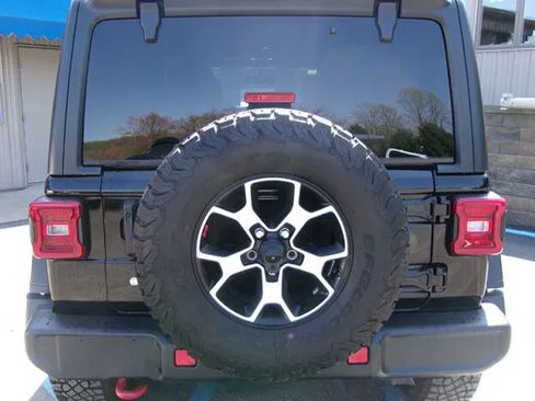 Used 2020 Jeep Wrangler Unlimited Rubicon w/ LED Lighting Group AWD/4WD image 4