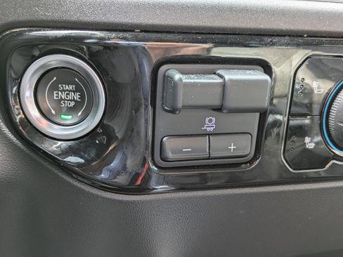 Used 2024 Chevrolet Silverado 1500 LT Trail Boss w/ Convenience Package II image 17