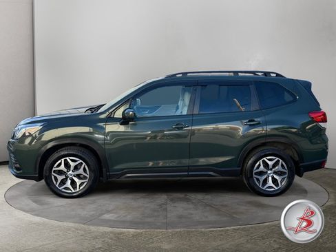 Used 2023 Subaru Forester Premium AWD/4WD image 4