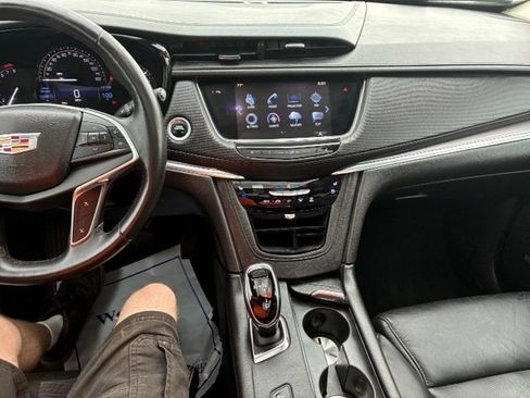 Used 2017 Cadillac XT5 Premium Luxury AWD/4WD image 14