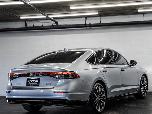 Used 2024 Honda Accord Touring image 5