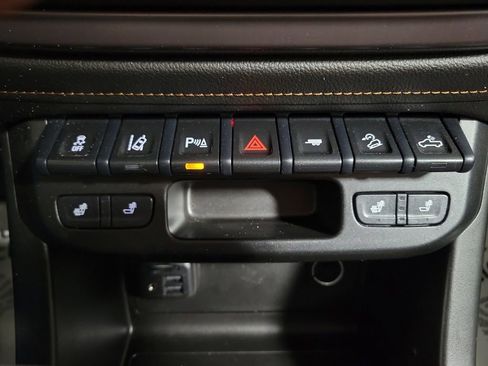 Used 2021 GMC Canyon AT4 image 16