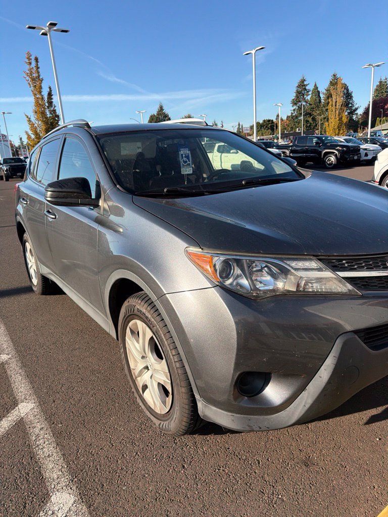Used 2015 Toyota RAV4 LE AWD/4WD image 2