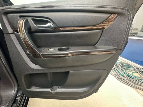 Used 2015 GMC Acadia Denali image 39