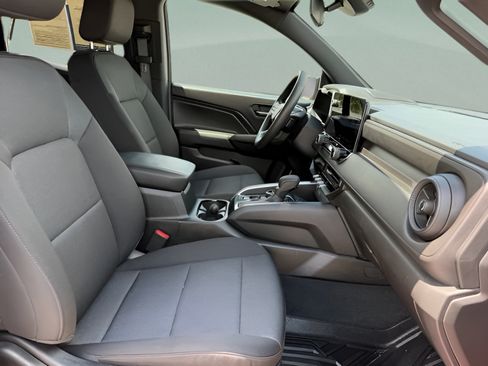 Used 2024 Chevrolet Colorado Trail Boss w/ Technology Package AWD/4WD image 26