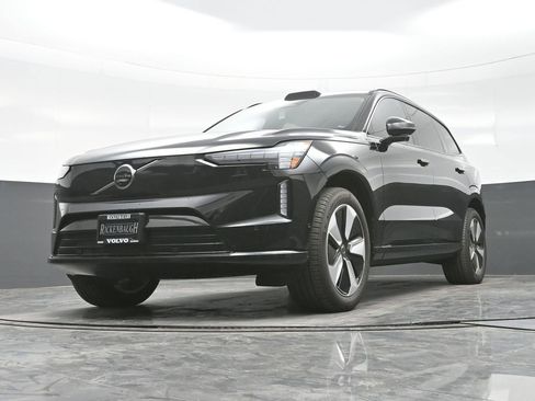 New 2025 Volvo EX90 Plus image 39