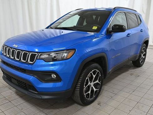 Used 2024 Jeep Compass Latitude image 16
