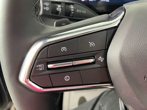 New 2026 Chevrolet Equinox LT w/ Convenience Package II AWD/4WD image 8