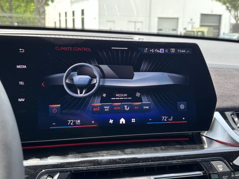 New 2026 BMW X2 xDrive28i w/ Technology Package AWD/4WD image 32