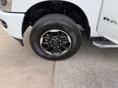 Used 2026 RAM 3500 Laramie AWD/4WD image 27