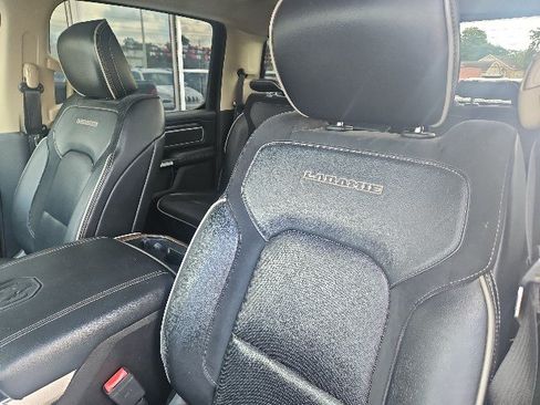 Used 2019 RAM 1500 Laramie AWD/4WD image 11