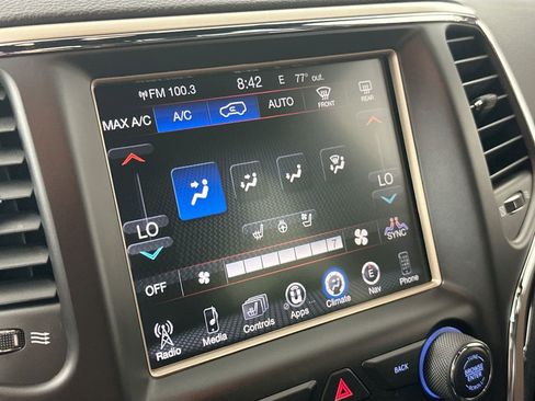 Used 2017 Jeep Grand Cherokee Limited w/ Luxury Group II image 16