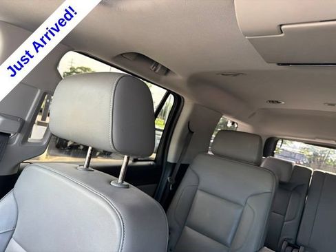 Used 2019 Chevrolet Tahoe LT w/ LT Signature Package RWD image 16