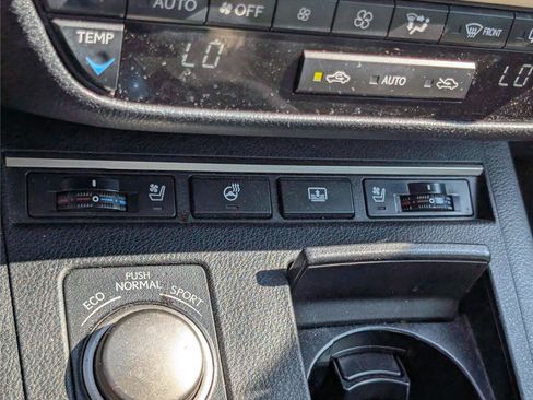 Used 2014 Lexus ES 350 w/ Luxury Package FWD image 25