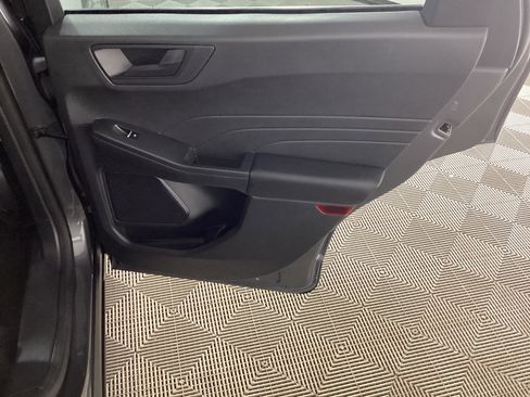 Used 2022 Ford Escape SE w/ Cold Weather Package image 11