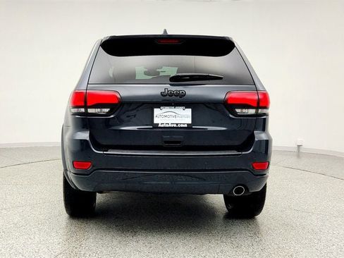 Used 2018 Jeep Grand Cherokee Altitude image 6