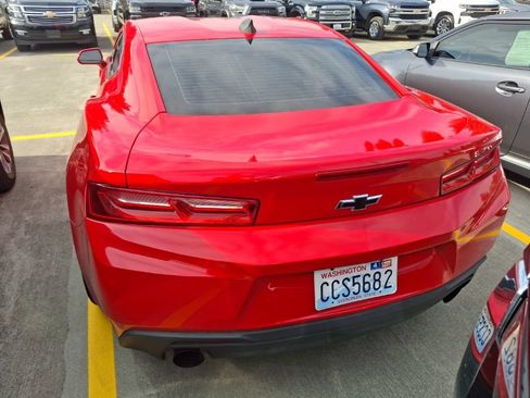 Used 2016 Chevrolet Camaro LT w/ Technology Package RWD image 7