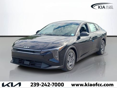 New 2026 Kia K4 FWD image 3