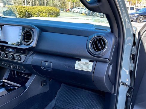 Used 2023 Toyota Tacoma TRD Sport w/ Advanced Technology Package image 18