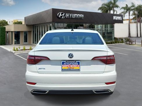 Used 2020 Volkswagen Jetta R-Line FWD image 4