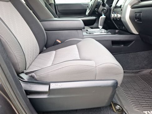 Used 2017 Toyota Tundra SR5 w/ SR5 Upgrade Package image 37