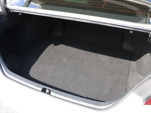 Used 2020 Toyota Camry SE image 25