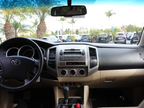 Used 2011 Toyota Tacoma 4x4 Double Cab image 15