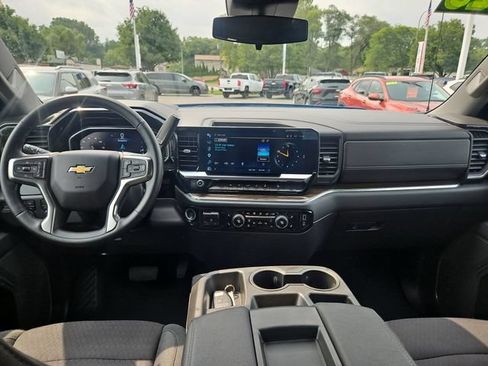 Used 2023 Chevrolet Silverado 1500 LT w/ Z71 Off-Road Package AWD/4WD image 13