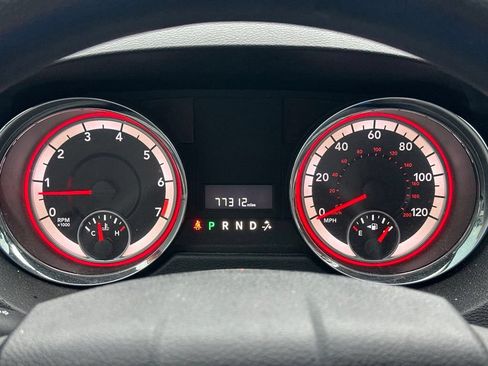 Used 2015 Dodge Grand Caravan SXT FWD image 27