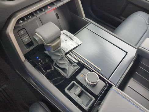 New 2026 Toyota Tundra Platinum AWD/4WD image 17