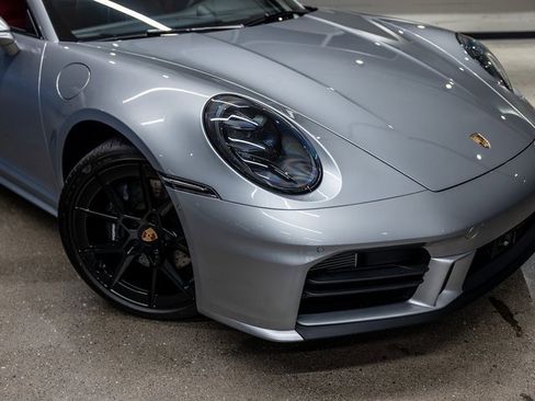 Used 2025 Porsche 911 Carrera image 18