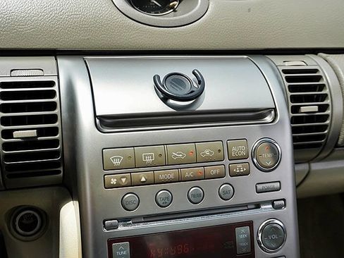 Used 2004 INFINITI G35 Coupe w/ Premium Pkg RWD image 24