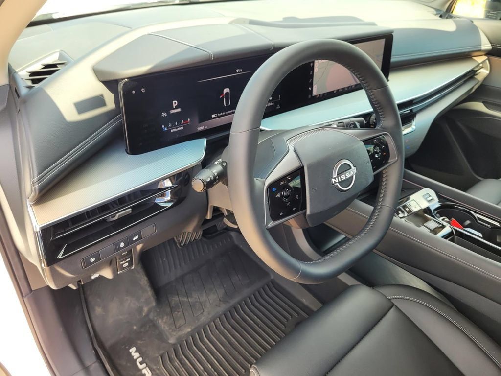 Used 2025 Nissan Murano SL AWD/4WD image 11
