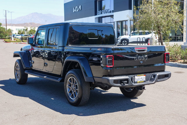 Used 2020 Jeep Gladiator Overland w/ Popular Equipment Package AWD/4WD image 5