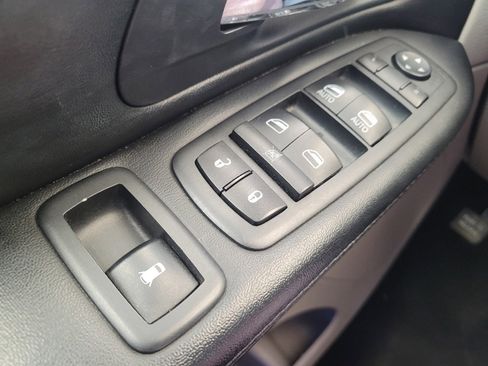 Used 2016 Dodge Grand Caravan SXT w/ Rear Park Assist Package FWD image 27