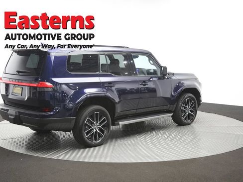 Used 2025 Lexus GX 550 w/ Accessory Package (2T) AWD/4WD image 45