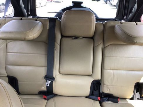 Used 2018 Jeep Wrangler Unlimited Sahara w/ Cold Weather Group AWD/4WD image 40