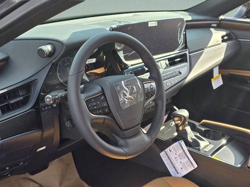 New 2025 Lexus ES 350 w/ Premium Package image 9