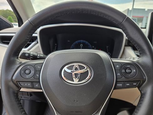 Certified 2023 Toyota Corolla Cross XLE FWD image 22