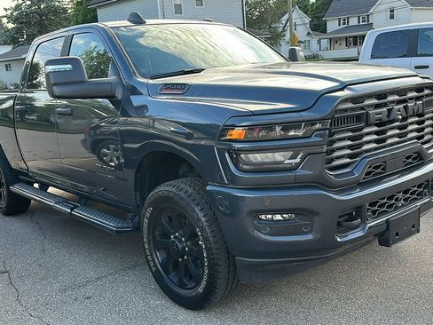 Used 2025 RAM 2500 Big Horn AWD/4WD image 2