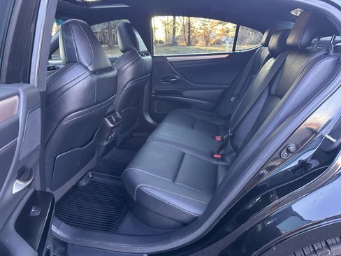 Used 2022 Lexus ES 300h F Sport image 21