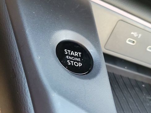 New 2026 Nissan Sentra SR w/ SR Premium Package FWD image 39