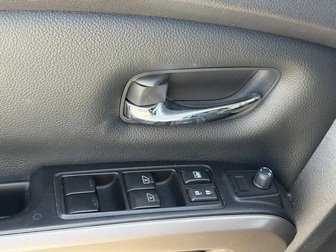 Used 2024 Nissan Titan SV w/ SV Bronze Edition Package AWD/4WD image 6