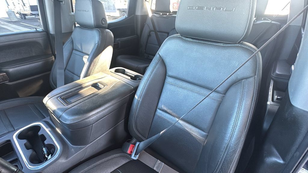 Used 2021 GMC Sierra 1500 Denali w/ Denali Ultimate Package AWD/4WD image 24
