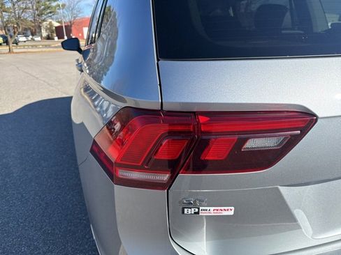 Used 2022 Volkswagen Tiguan SE image 16