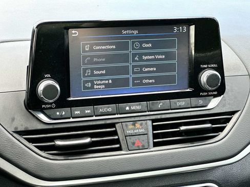 Used 2024 Nissan Altima 2.5 S FWD image 20