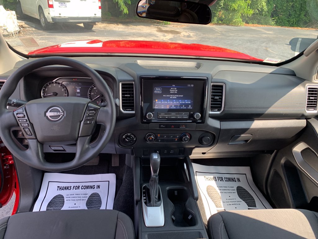 Used 2024 Nissan Frontier SV w/ Technology Package AWD/4WD image 19
