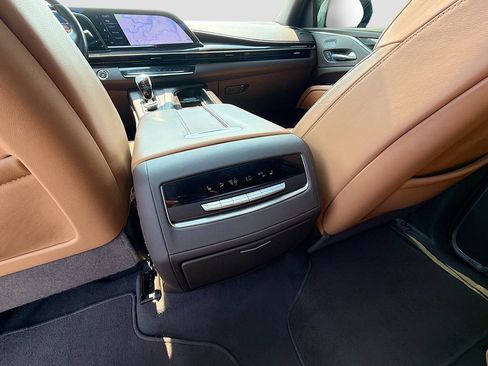 Used 2023 Cadillac Escalade ESV Premium Luxury AWD/4WD image 28