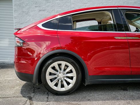 Used 2018 Tesla Model X 100D image 14