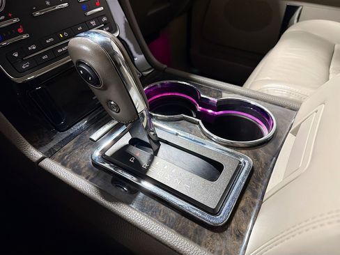 Used 2017 Lincoln Navigator Select image 19